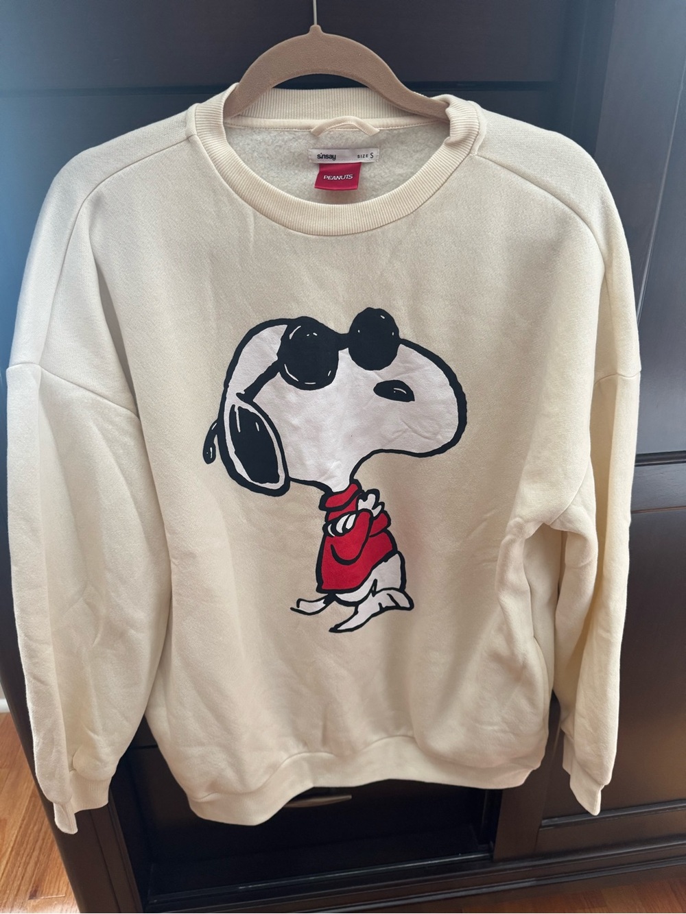 Peanuts Snoopy Crewneck Sweatshirt - Cream with Red Graphic